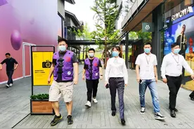 “锦官君”出动 让太古里街拍回归“正道”图片