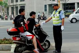 还真有人认为电动车有后座就能载人？专家：后座的用处不止是载人图片