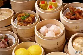 在广东，别人给你倒茶，为什么要敲三下桌面？图片