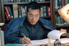 当年，中国人崇拜陈景润，美国著名数学家称赞他"移动了群山"图片