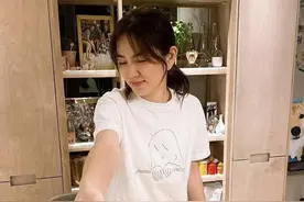 陈嘉桦摆脱“男人婆”，穿居家服一脸贤惠女人味很足，也很接地气图片