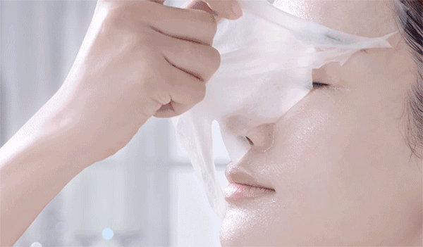 欧阳娜娜皮肤超级好，水嫩光滑有弹性！网友：我马上去敷面膜