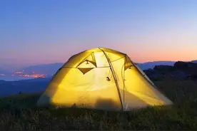 公司团建安排户外旅行，男女“混帐”太尴尬，女白领说出真实经历图片