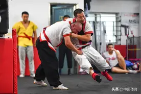 中国式摔跤的传承路图片