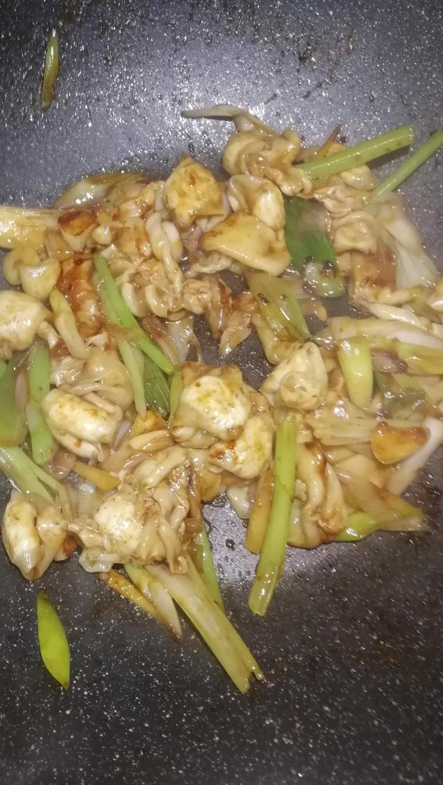 新鲜鱼鳔排骨炖汤的做法 2025年新鲜鱼鳔排骨炖汤的做法窍门