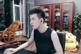 阿哲讲八卦获好评，口才好情商高内容有“营养”，不愧是直播天才图片