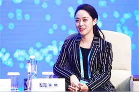 浙江80后美女富豪，顶替老公担任董事长，向浙大捐1亿设立基金会图片