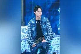王一博这“半穿裤”太逗，一条裤子2裤腰，帅出新高度图片