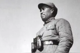 9岁是放牛娃，37岁当兵团司令，粟裕也是他手下，70岁官至副主席图片