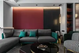 卧室不大，建议衣柜设计在床头对面，入住后，才知道有多实用图片
