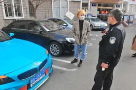 “精神小伙”，栽了！图片