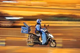 “95后”女外卖骑手的飞驰人生：为梦想而坚持图片