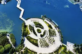 航拍视角：滏阳河，流出了邯郸的十大美丽园林——邯郸市龙湖宪法主题公园图片