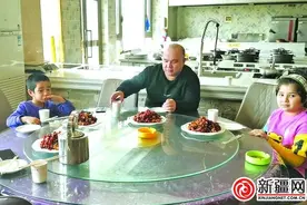 柴窝堡辣子鸡一条街 烟火气又回来了图片