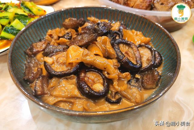 花胶炆蚝豉 花胶蚝豉鸡汤