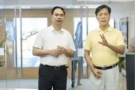 郭加迪：应邀参观福建省广播影视集团，体验福建新闻播报图片