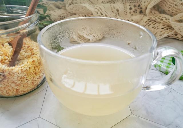 天热了，大米炒一炒，做成姜米茶，解渴饱腹还能刮油减脂