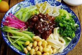 郭德纲吃炸酱面，要忙活3天，其实没这么讲究，这样做一样好吃图片