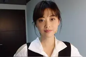 梅婷女儿已经长大了，五官精致大眼灵动黑眼圈呆萌，妈妈基因强大图片