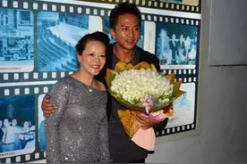 娱乐圈6位国民女婿，岳云鹏买别墅送岳母，邓超介绍老伴给丈母娘图片