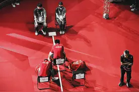 刘国梁在男团决赛前激励樊振东：你现在不挺身而出，什么时候出？图片