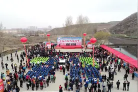 鸡西市鸡冠区举办第十一届杏花山文化旅游节图片