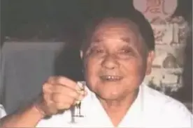 影像揭秘开国领袖将帅谁酒量最大？谁最擅长喝酒？谁见酒就发愁？图片