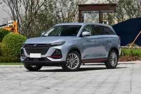 试长安欧尚X7 PLUS，空间大、颜值高，10万能买到确实划算图片