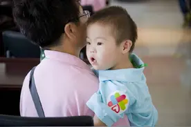 为何唐氏宝宝越来越多？原因多半源于父母，这三种行为孕妈要注意图片