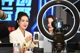 从月薪1800到身价近百亿，当过模特和歌手，她只做了这两件事图片