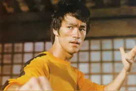 还记得发誓成为李小龙，练就一身腹肌的日本男孩吗？如今身高亮了图片