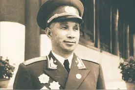 毛主席没敢下的决心，粟裕却敢下，三次战略性建议，影响了解放战争的进程图片