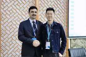 突然“走红”国外！上海男神学霸捍卫中国尊严，获驻外大使点赞！图片