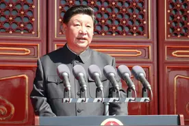 那一刻，我们光荣接受检阅图片