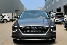 现代名图：起售13.38万的合资中型车，1.8L自吸和1.4T涡轮选谁？图片