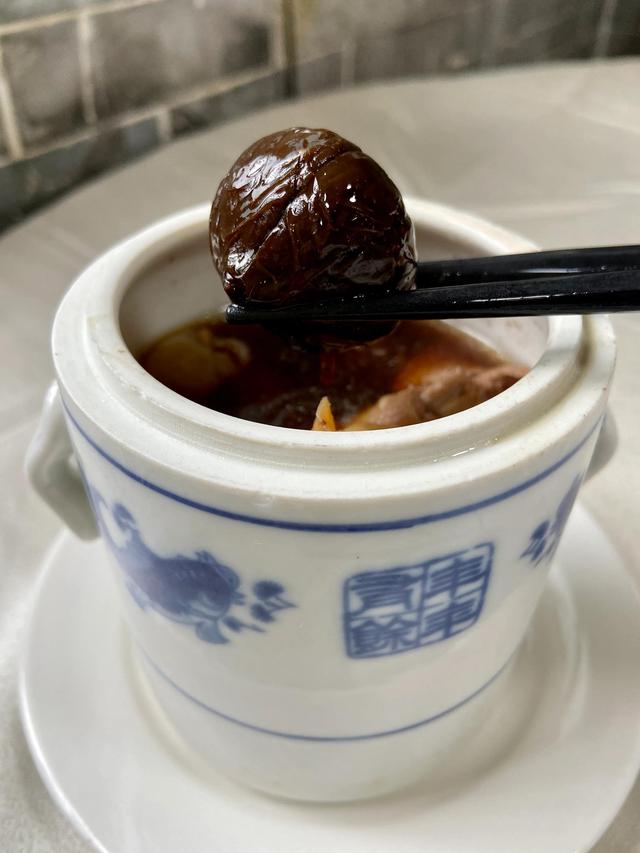 花胶黑蒜汤功效 2026年花胶黑蒜汤功效与禁忌 花胶黑蒜汤功效 2026年花胶黑蒜汤功效与禁忌