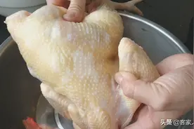 盐焗鸡家常做法，不用炒盐，一样皮香肉滑又入味，一只4斤不够吃图片