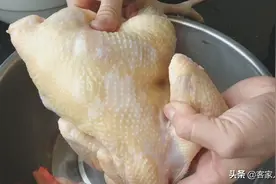 盐焗鸡家常做法，不用炒盐，一样皮香肉滑又入味，一只4斤不够吃图片
