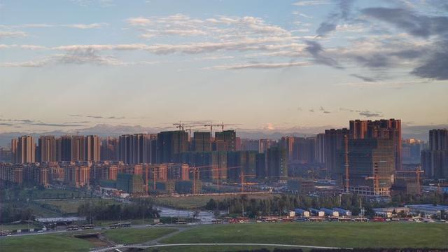 2021年9月的成都土拍，就是必须让天府新区炒房客血本无归