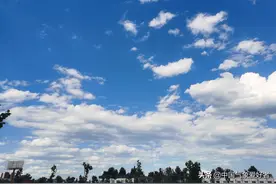 惊艳！京津冀出现“顶级”蓝天白云，空气极好！分析：这是草原蓝图片