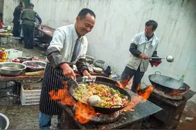 山东农村大席，200元一桌都有啥菜？网友看完后直呼：真想去尝尝图片