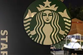 拒收硬币、“中杯”事件，细数星巴克的傲慢与偏见图片