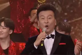 汪涵张泽群说唱显紧张，狂瞄提词器？一旁罗晋却神色轻松游刃有余图片