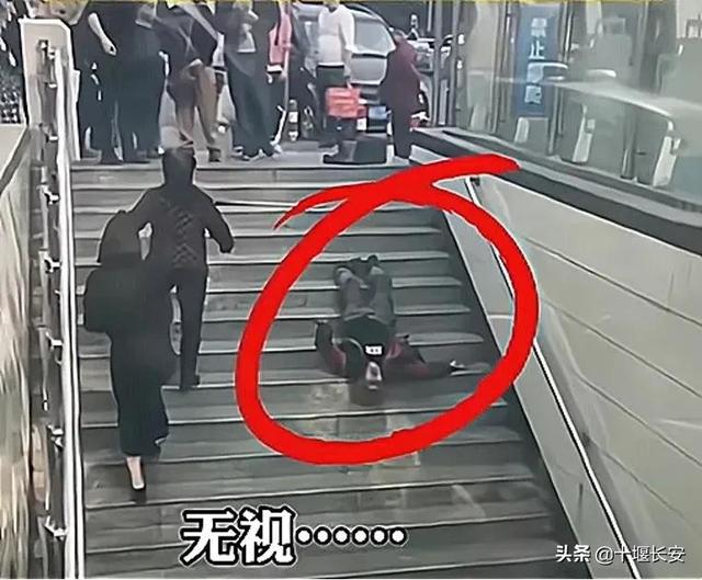 这个讹人的老太太还扬言:“病好了我要杀他”,住院老太太一句话引发全网愤怒....