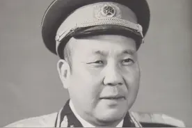 三炮救下红军，毛主席亲自为他授勋！这位中国炮神太牛了图片