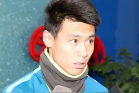 气愤！35岁前国脚提前告别中国足坛！3夺中超冠军，却被逼到退役图片