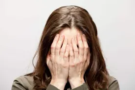 女性上厕所时，要注意3件事，子宫会越来越健康图片