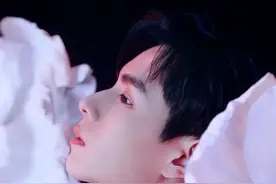 古力娜扎以卵击石？图片