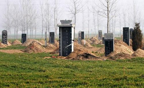 古人们,包括现在的大部分人都讲究去世以后入土为安,当然,下葬以后