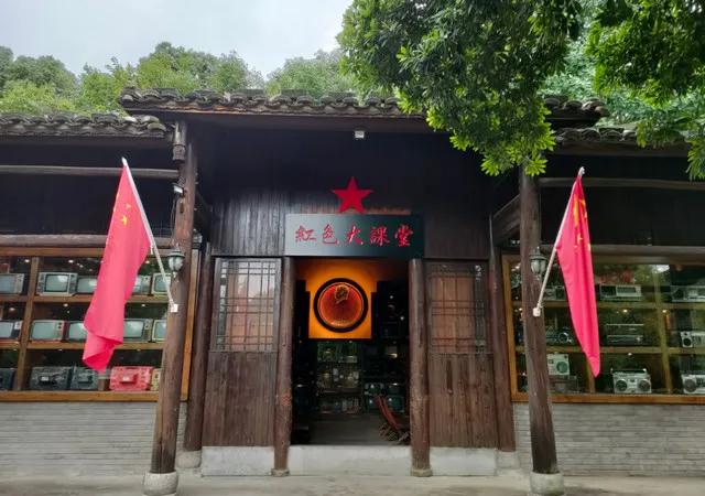 红色题材成爆款制造机:影视剧、剧本杀大热,红色游戏在哪?
